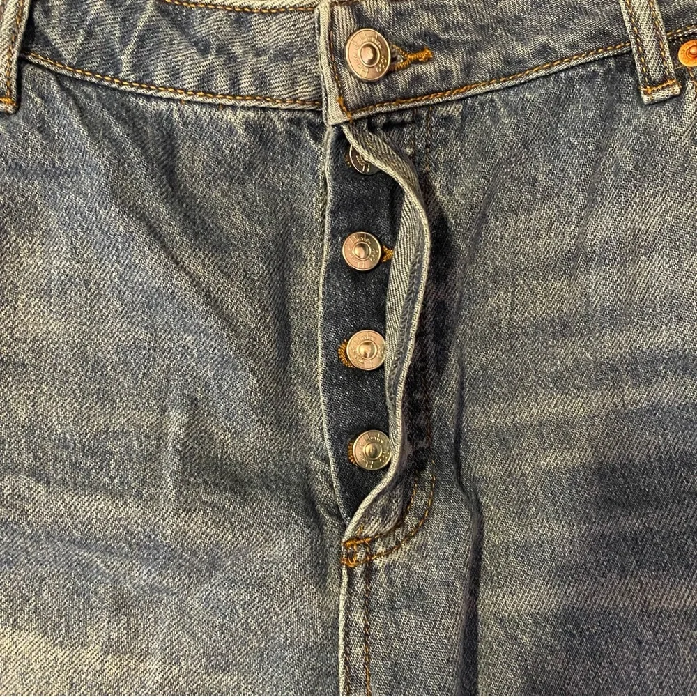 House of Harlow 1960 Denim Shorts High Rise Mom Midi Button Fly Women’s Size 33